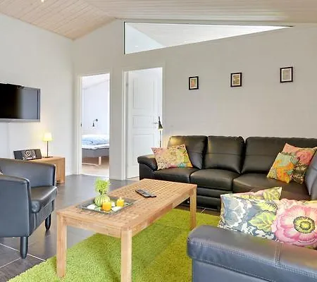Five-bedroom Holiday In Blavand 25 *
