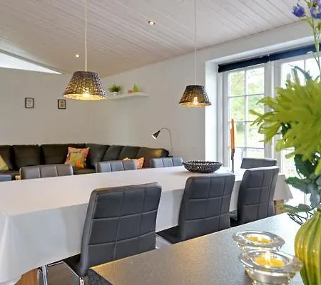 Five-bedroom Holiday In Blavand 25